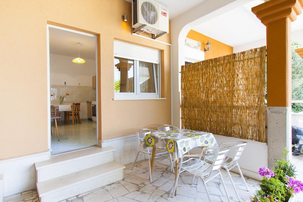 Apartment Mikulic Duće 外观 照片